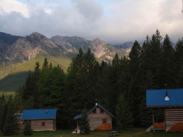 Nipika Mountain Resort เรเดียมฮอตสปริงส์ ภายนอก รูปภาพ