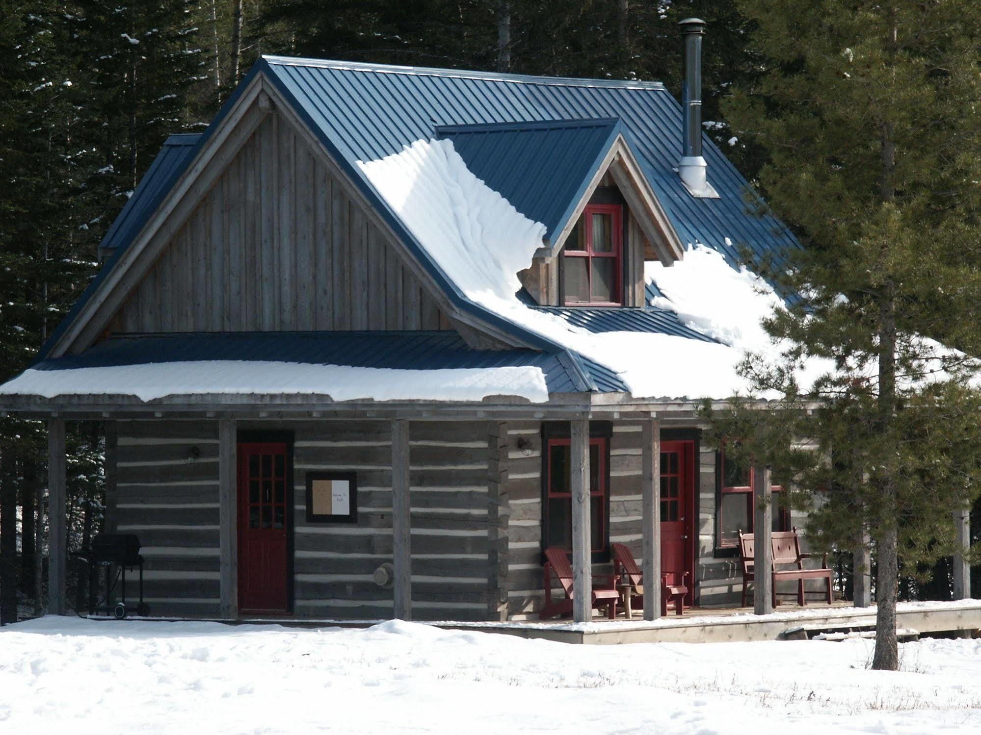 Nipika Mountain Resort เรเดียมฮอตสปริงส์ ภายนอก รูปภาพ